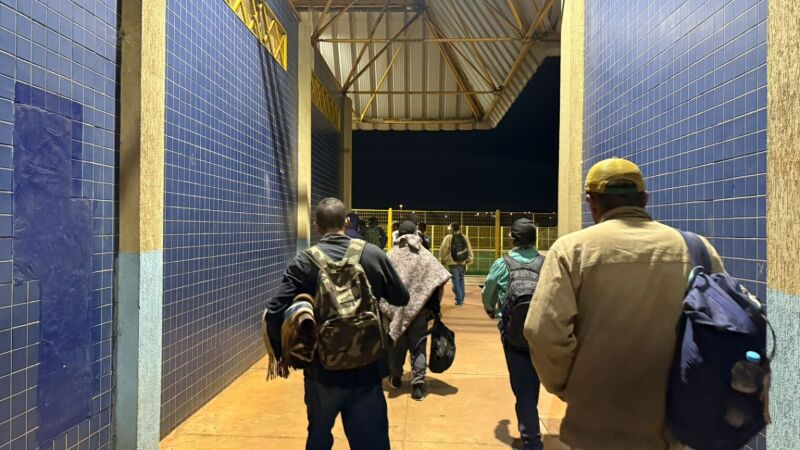 Há ainda um reforço das abordagens que o Serviço Especializado em Abordagem Social (SEAS) faz pelas ruas de Campo Grande, oferecendo acolhimento e cobertores durante o período de frio. 