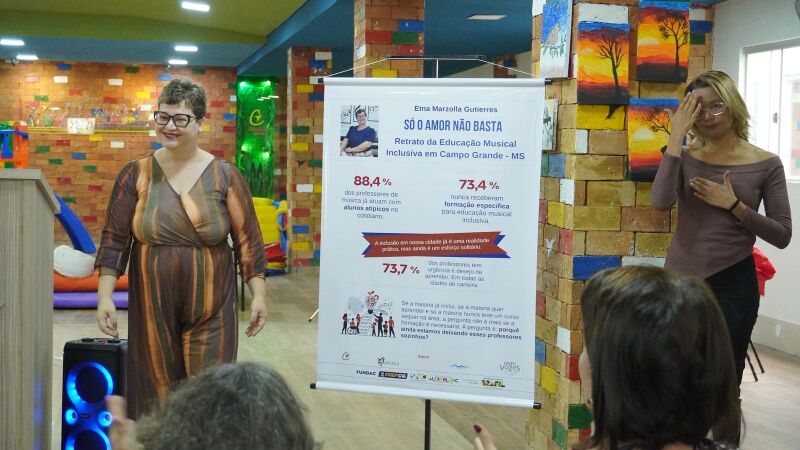 Para além de uma ferramenta terapêutica, a professora, artista e pesquisadora Etna Marzolla Gutierres defende a música como um direito de todos
