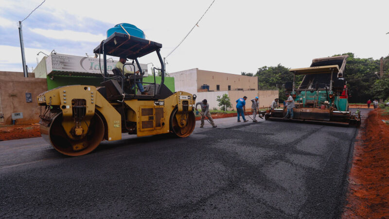 Asfalto novo deve chegar a 10 bairros de Campo Grande nos próximos meses