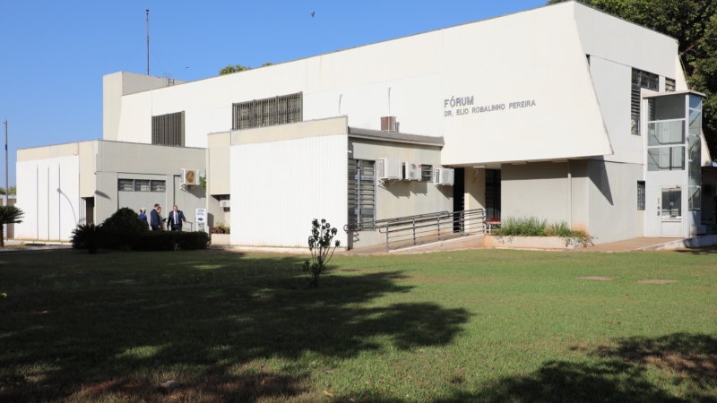 Conforme a sentença assinada pela juíza Nária Cassiana Silva Barros, cada um dos réus deverá pagar R$ 10 mil ao trabalhador.