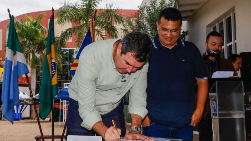 Eduardo Riedel assinou um pacote de obras em Corumbá, durante visita ao município, que realizou o Festival América do Sul