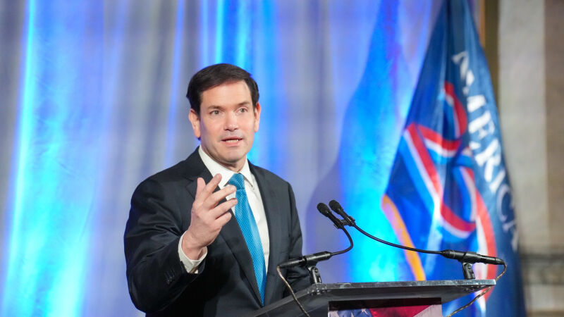 Anúncio foi feito pelo secretário de Estado dos Estados Unidos, Marco Rubio, que um dia antes se encontrou com Flávio Bolsonaro