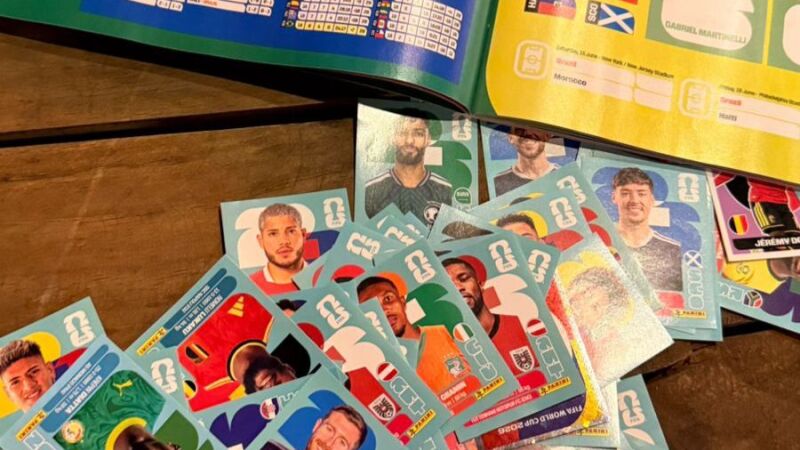 Versões do álbum da Copa do Mundo variam de R$ 24,90 a R$ 74,90