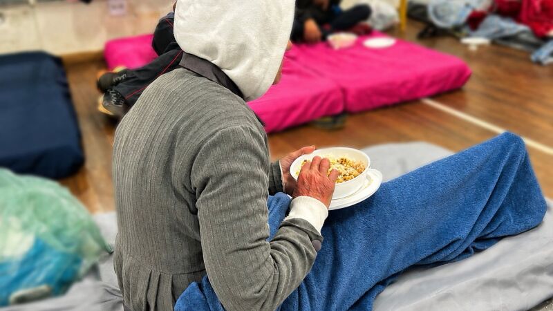 300 marmitas produzidas pela Associação Nova Criatura foram distribuídas
