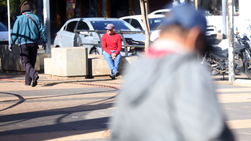 Na Capital, domingo amanheceu com céu azul, sol e temperaturas baixas