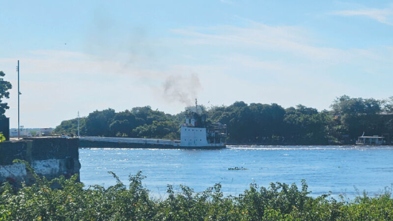 Atualmente, o volume total de minério de ferro sendo retirado no Estado, da região de Corumbá, ocorre por caminhões, tanto para transporte no Porto Gregório Curvo como para outros destinos no Brasil ou em outros portos
