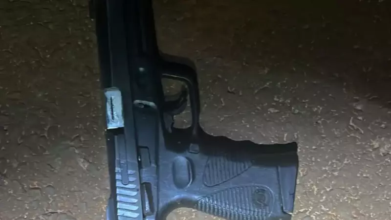 Batalhão de Choque divulgou imagem da pistola que estava em poder de jovem de 19 anos morto em confronto