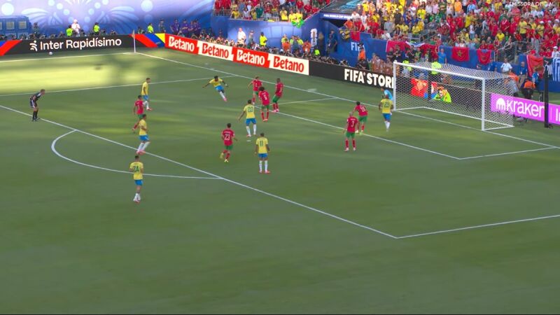 Vini Jr, autor de um bonito gol aos 31 do primeiro tempo