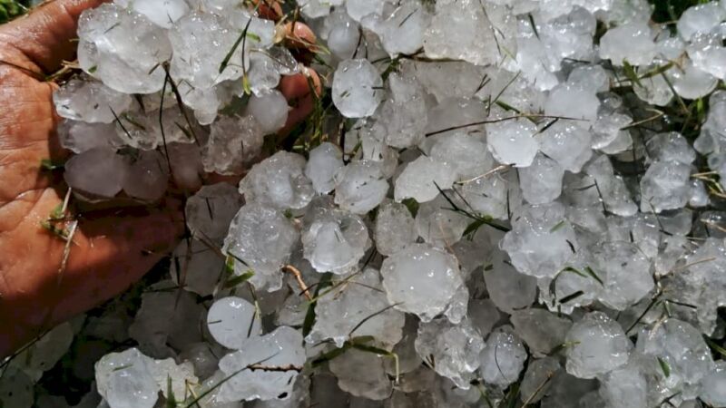 Pedras de gelo atingiram residências de Ivinhema