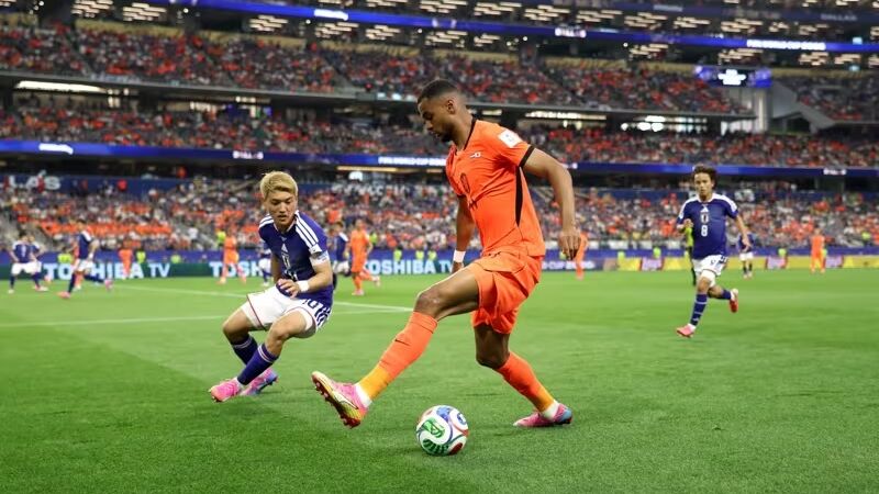 Holanda e Japão empataram em 2 a 2