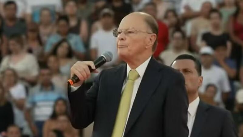 Contas do pastor Edir Macedo foram bloqueadas para tentar cobrir rombo multimilionário no banco dedicado a empréstimos consignados e financiamento de carros