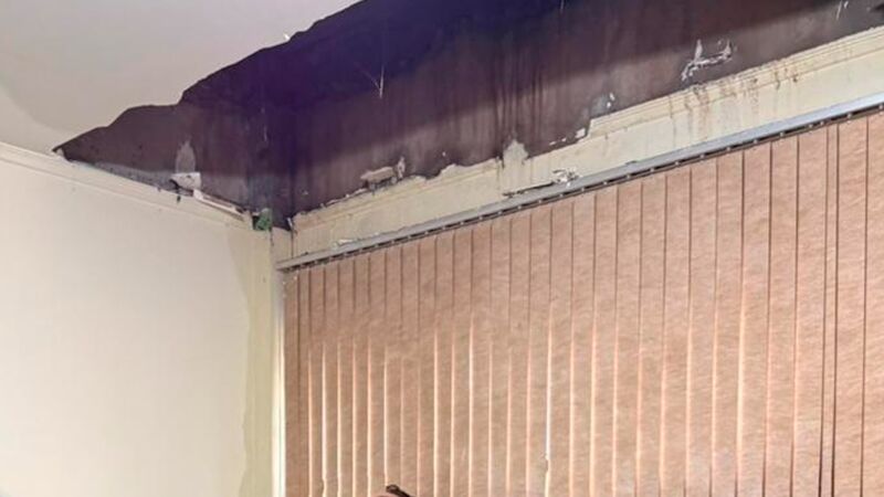 Telhado e forro do Cras cedeu durante o temporal