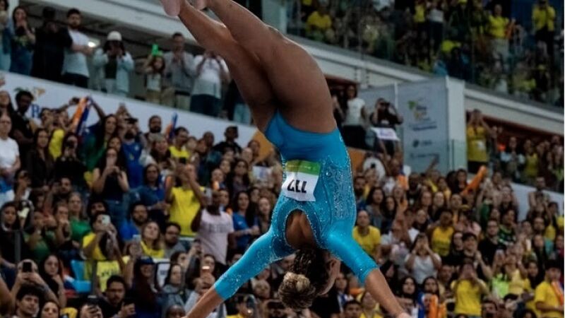 Rebeca Andrade conquistou uma medalha de ouro inédita ao vencer o salto do Pan-Americano de ginástica artística neste domingo