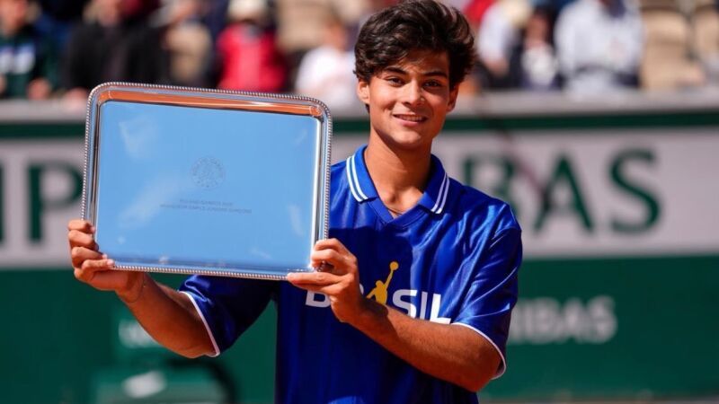 Guto Miguel, de 17 anos, conquistou o Roland Garros Juvenil neste sábado