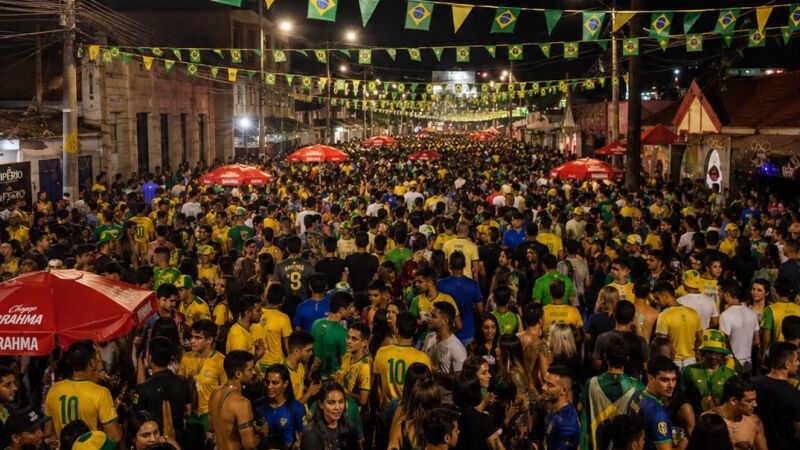 Esplanada Ferroviária com torcedores brasileiros (foto feita por Inteligência Artificial)