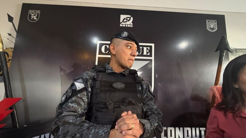 Subcomandante do Batalhão de Choque, capitão Clemente, em coletiva de imprensa realizada em 9 de junho de 2026