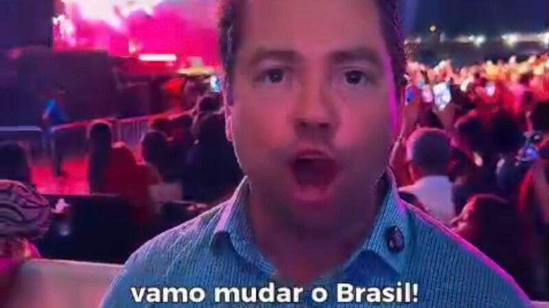 O deputado divulgou os vídeos nas redes sociais