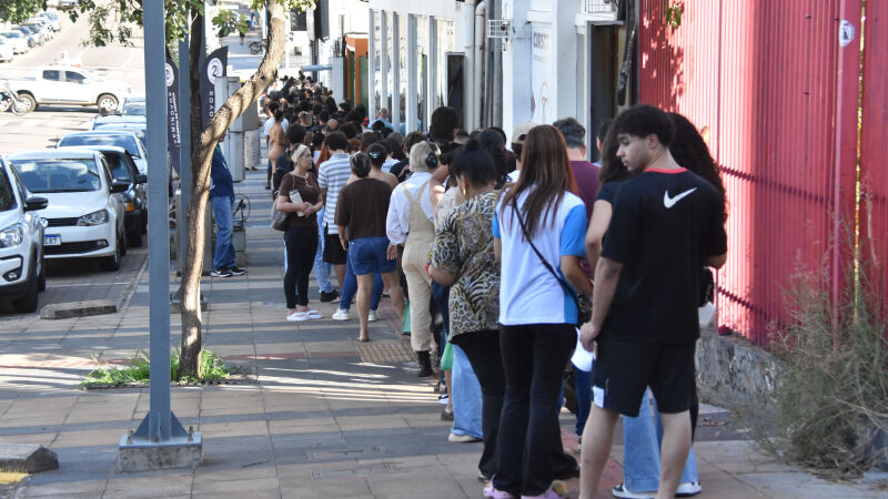 Eleitores em mutirão para atualizar documentação 