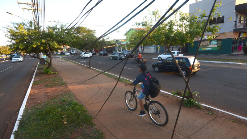 Empresas serão responsabilizadas pela identificação e retirada de fios soltos sob pena de multa