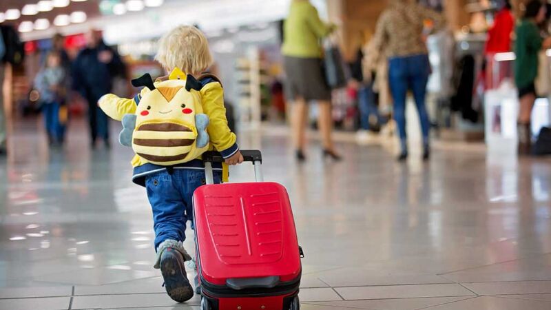 Menores precisam de autorização para viajarem desacompanhados