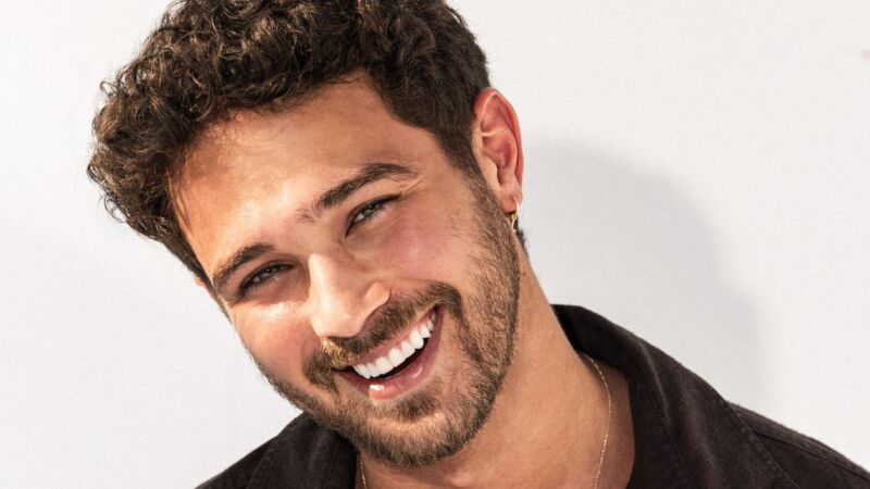 Entrevista exclusiva com o ator André Luiz Frambach destaque em 