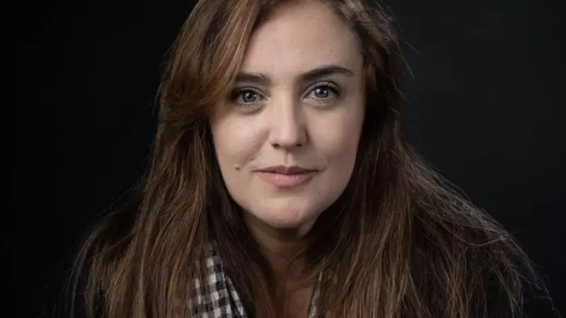 Entrevista exclusiva com a atriz Simone Centurione 