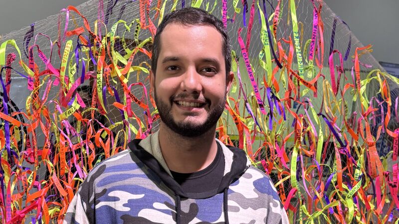 Renan Reis trabalha a subjetividade em suas obras, deixando muitas delas abertas à interpretação do público