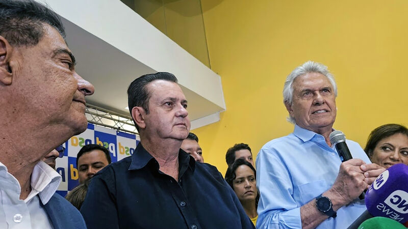 O senador Nelsinho Trad, o presidente nacional do PSD, Gilberto Kassab, e o ex-governador de Goiás, Ronaldo Caiado, durante a convenção que homologou a candidatura do partido à Presidência da República