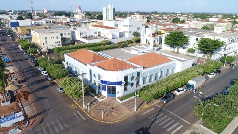 Paço municipal de Três Lagoas está entre os prédios que receberão os serviços de limpeza que estão sendo contratados