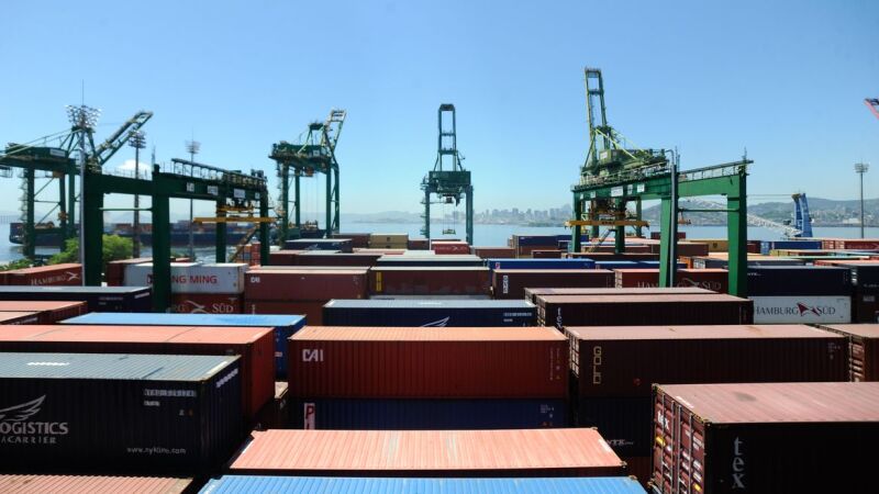 No primeiro semestre de 2026, o Brasil importou US$ 1,5 bilhão do mercado estadunidense a mais do que exportou