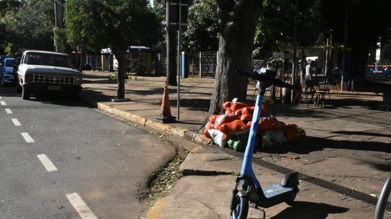 Agetran afirma que está monitorando os pontos de estacionamento dos patinetes no período de teste
