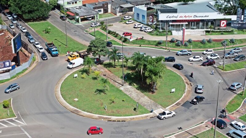 Rotatórias e canteiros centrais estão entre as áreas que poderão ser adotadas por empresas em Campo Grande.
