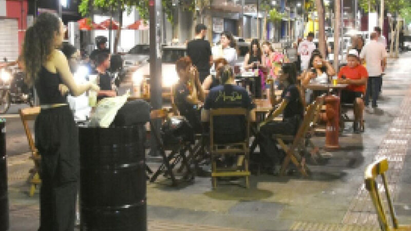 A Rua 14 de Julho passou a reunir opções para diferentes públicos
