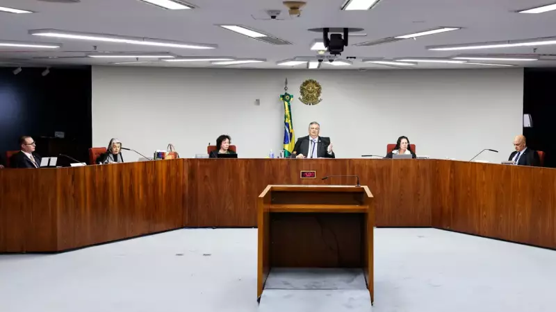 Em 2009, o STF decidiu que a exigência do diploma de jornalismo e do registro profissional para exercício da profissão é inconstitucional