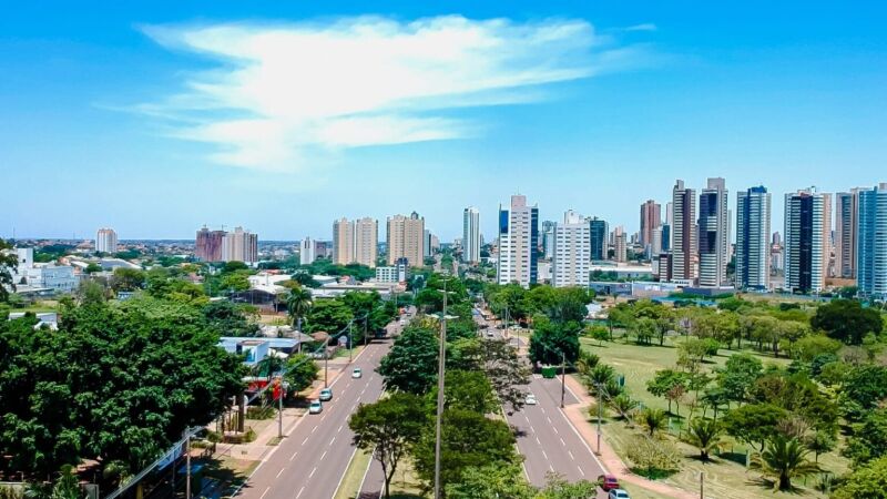 Campo Grande encerrou o primeiro semestre de 2026 com saldo positivo de 3.541 empregos formais e passou a figurar entre as quatro capitais brasileiras com menor taxa de desemprego, segundo o Boletim Econômico da Prefeitura.