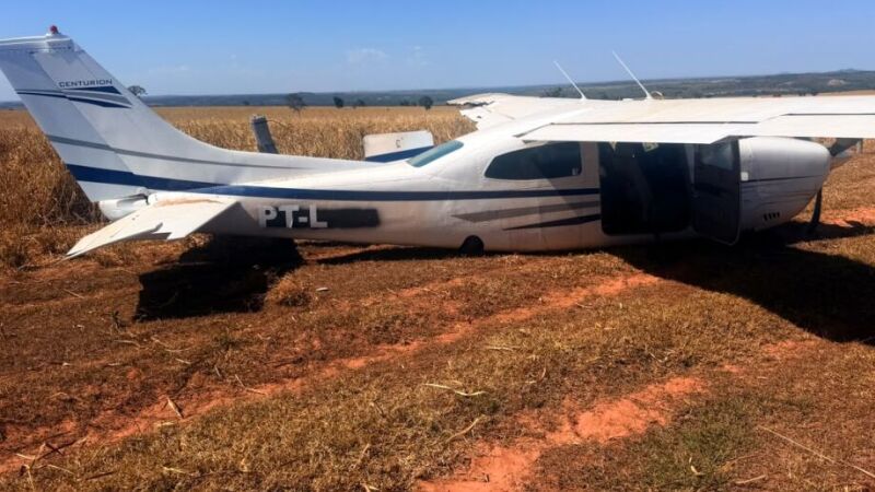 Aeronave suspeita interceptada pela Força Aérea Brasileira foi obrigada a pousar em uma pista improvisada entre São Gabriel do Oeste e Camapuã e acabou localizada abandonada pelas equipes da operação.