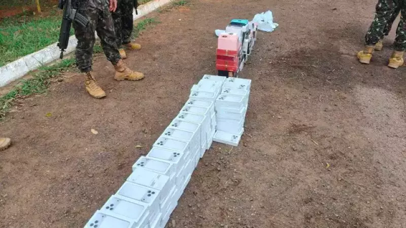Mais de 200 iPhones de origem estrangeira, sem comprovação de regular importação, foram apreendidos durante a operação que resultou na prisão em flagrante de um policial rodoviário federal em Mato Grosso do Sul.