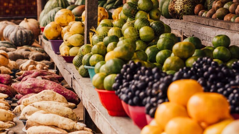 Frutas, legumes e hortaliças da estação, além de mais acessíveis, oferecem os nutrientes necessários para encarar esse período do ano