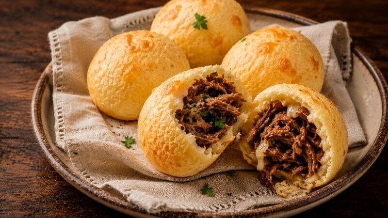 Pão de queijo com recheio de costela? Aprenda a fazer essa deliciosa receita em casa