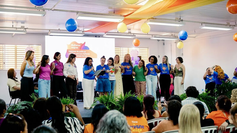 Candidata a deputada federal pelo PSDB, a ex-secretária estadual de Cidadania, Viviane Luiza, se reuniu com lideranças femininas