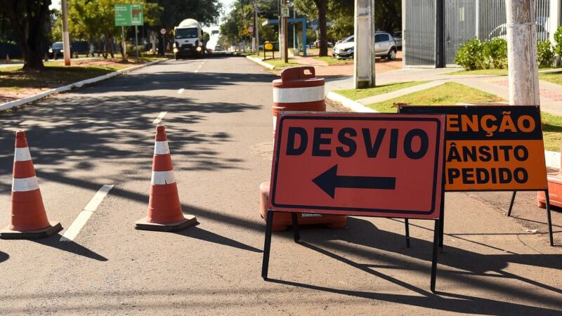 Desvios em vias da cidade.