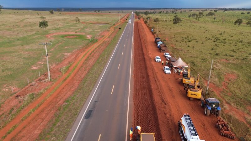 Seis frentes de trabalho atuam na recuperação do pavimento de rodovias que fazem parte da Rota da Celulose em Mato Grosso do Sul