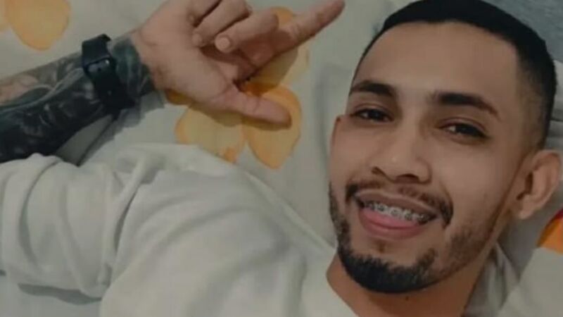 Matheus Pereira Alonso, de 26 anos, foi morto a tiros enquanto trabalhava em uma loja de materiais de construção em Naviraí.