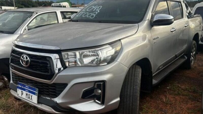 Toyota Hilux disponibilizada em leilão anterior de veículos apreendidos; imagem de arquivo.