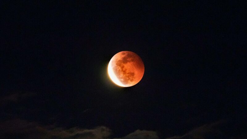 Eclipse lunar parcial encobrirá 96% do disco da Lua e poderá ser observado em Mato Grosso do Sul na noite desta quinta-feira (27).