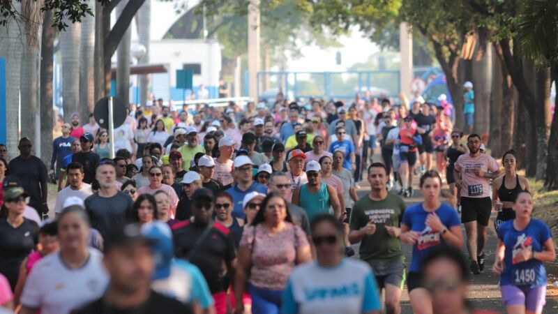 Corrida da UFMS reúne atletas e comunidade em percursos pela Cidade Universitária, em Campo Grande.