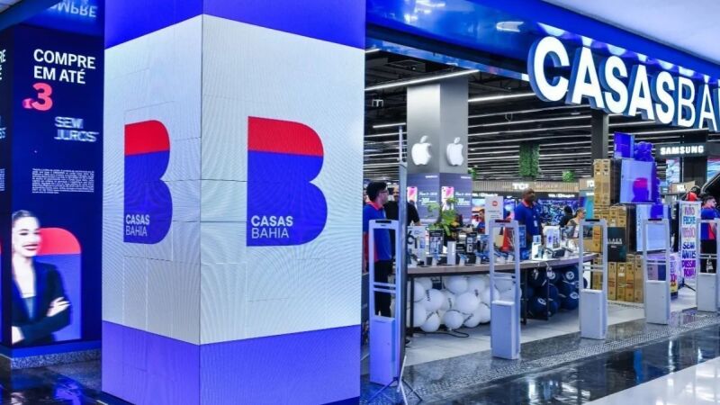Casas Bahia passa por processo de reestruturação financeira; decisão suspende por 180 dias cobranças e execuções contra empresas do grupo.