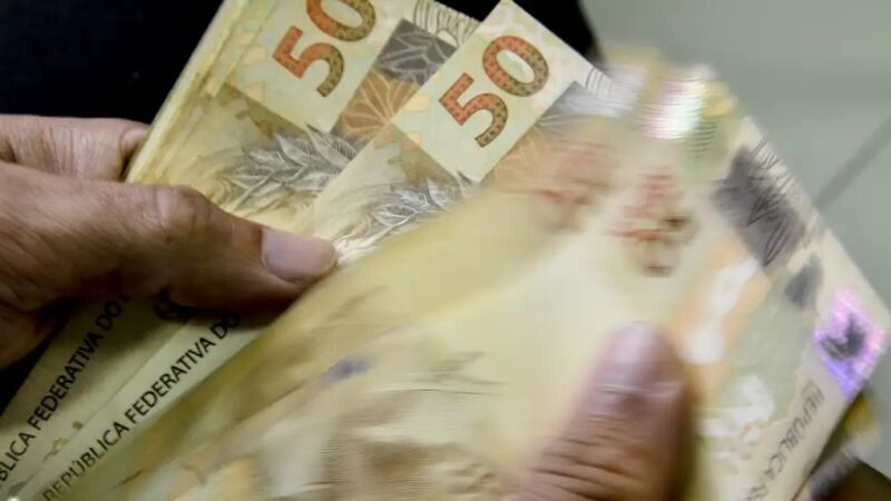 Programa permite a renegociação de dívidas bancárias com descontos que podem chegar a 90%; prazo termina nesta segunda-feira (31).