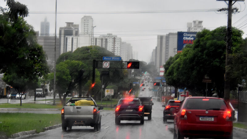 Primeiro dia da primavera tem alerta para tempestades em todo o Estado