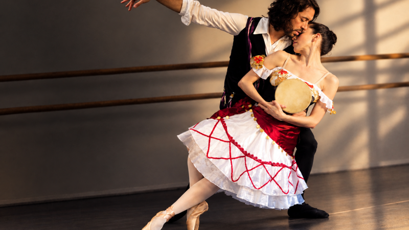 Ballet Livre Adulto celebra 10 anos com espetáculo La Esmeralda em São Paulo